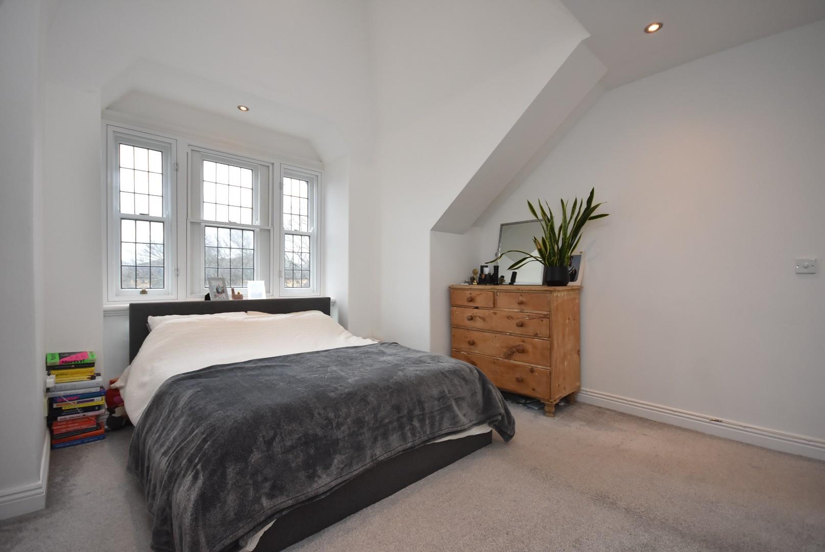 Flat 3, Portman House, 12 Royal Buildings, Penarth, CF64 3ED